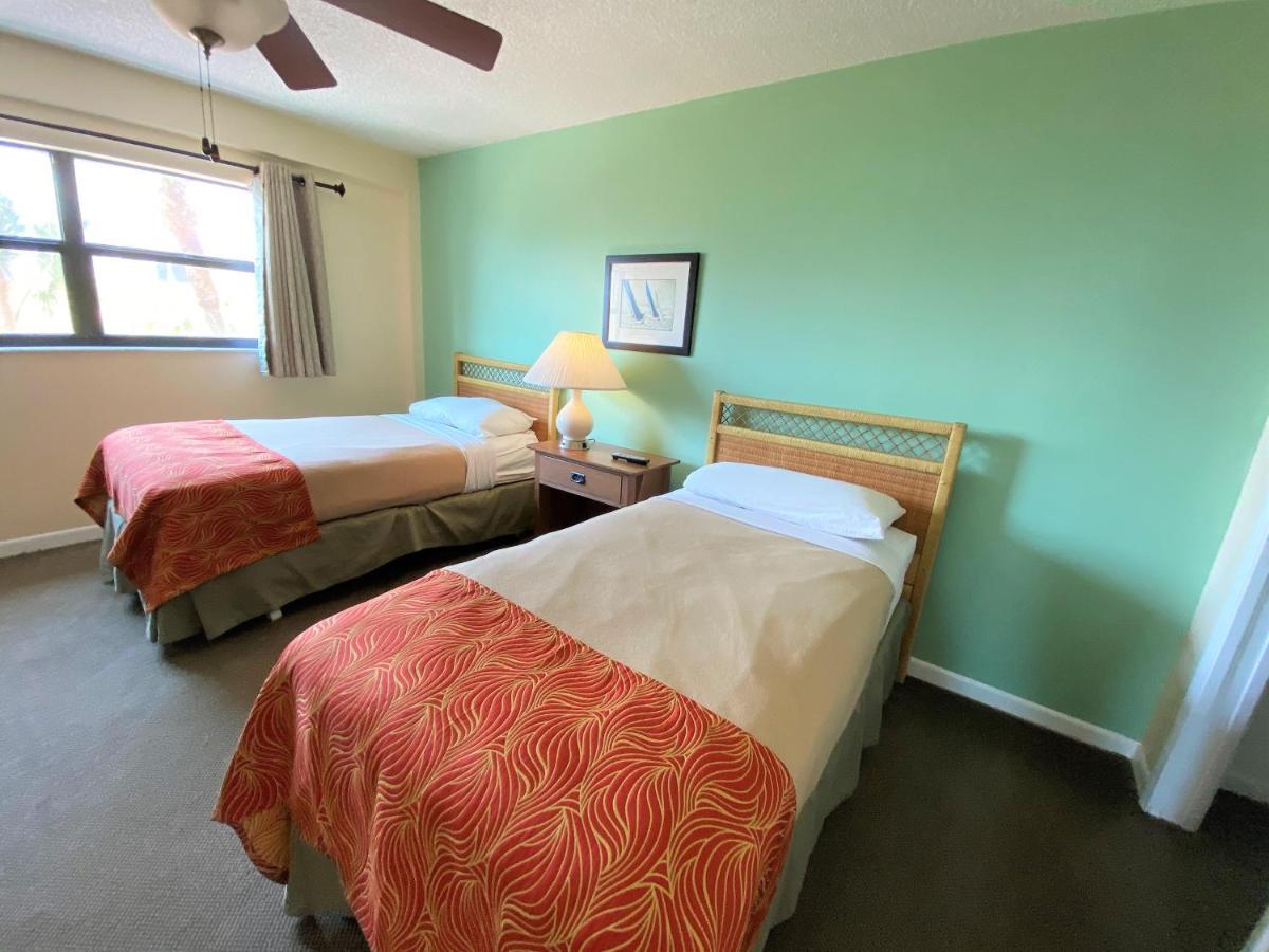 All Seasons Vacation Resort By Liberte Madeira Beach Exteriör bild