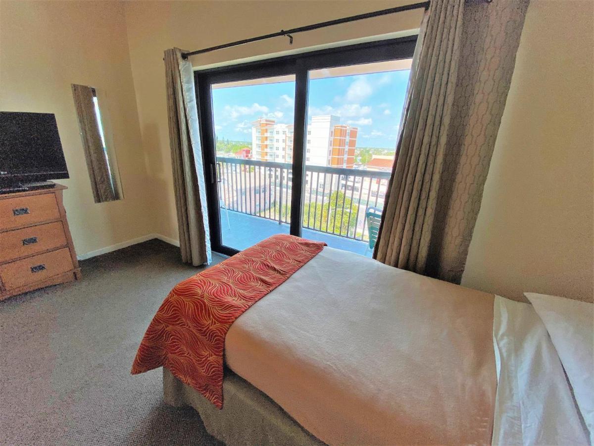 All Seasons Vacation Resort By Liberte Madeira Beach Exteriör bild