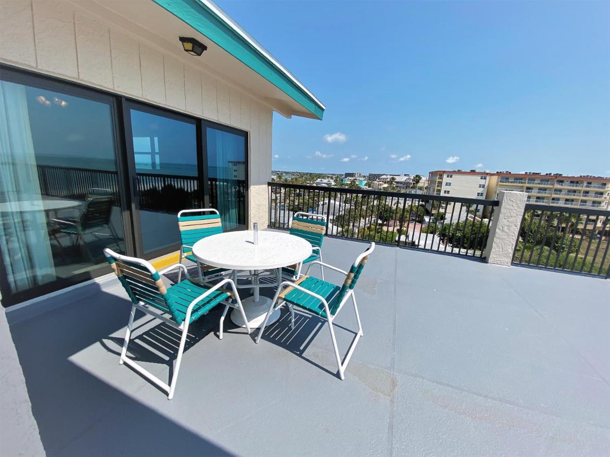 All Seasons Vacation Resort By Liberte Madeira Beach Exteriör bild