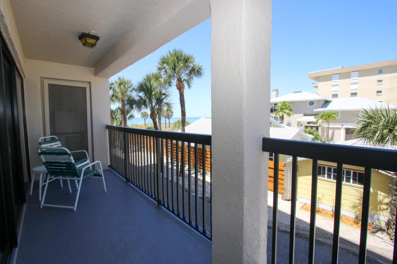 All Seasons Vacation Resort By Liberte Madeira Beach Exteriör bild