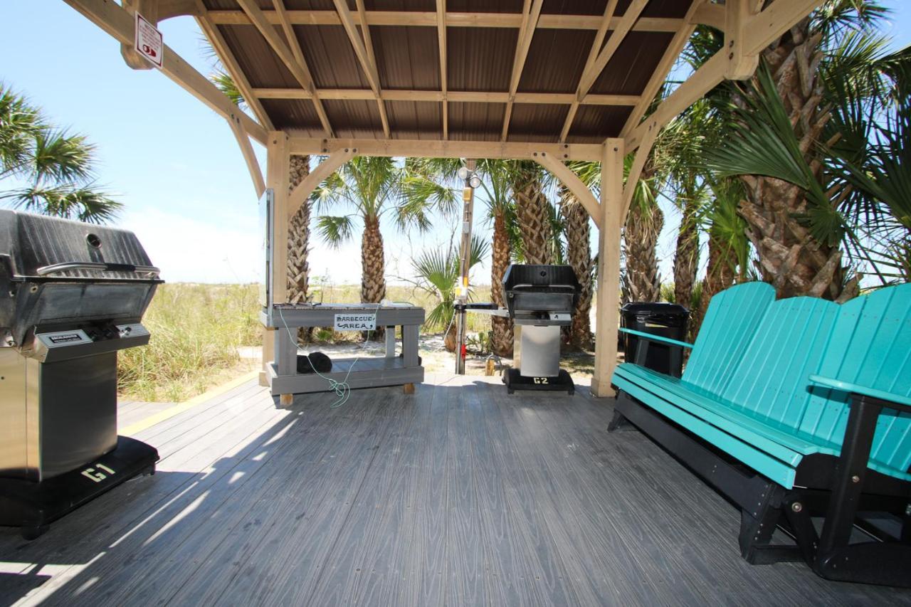 All Seasons Vacation Resort By Liberte Madeira Beach Exteriör bild