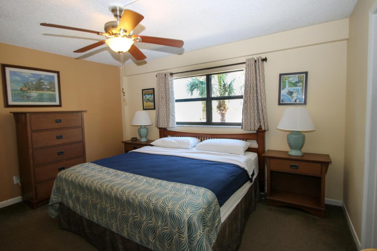 All Seasons Vacation Resort By Liberte Madeira Beach Exteriör bild